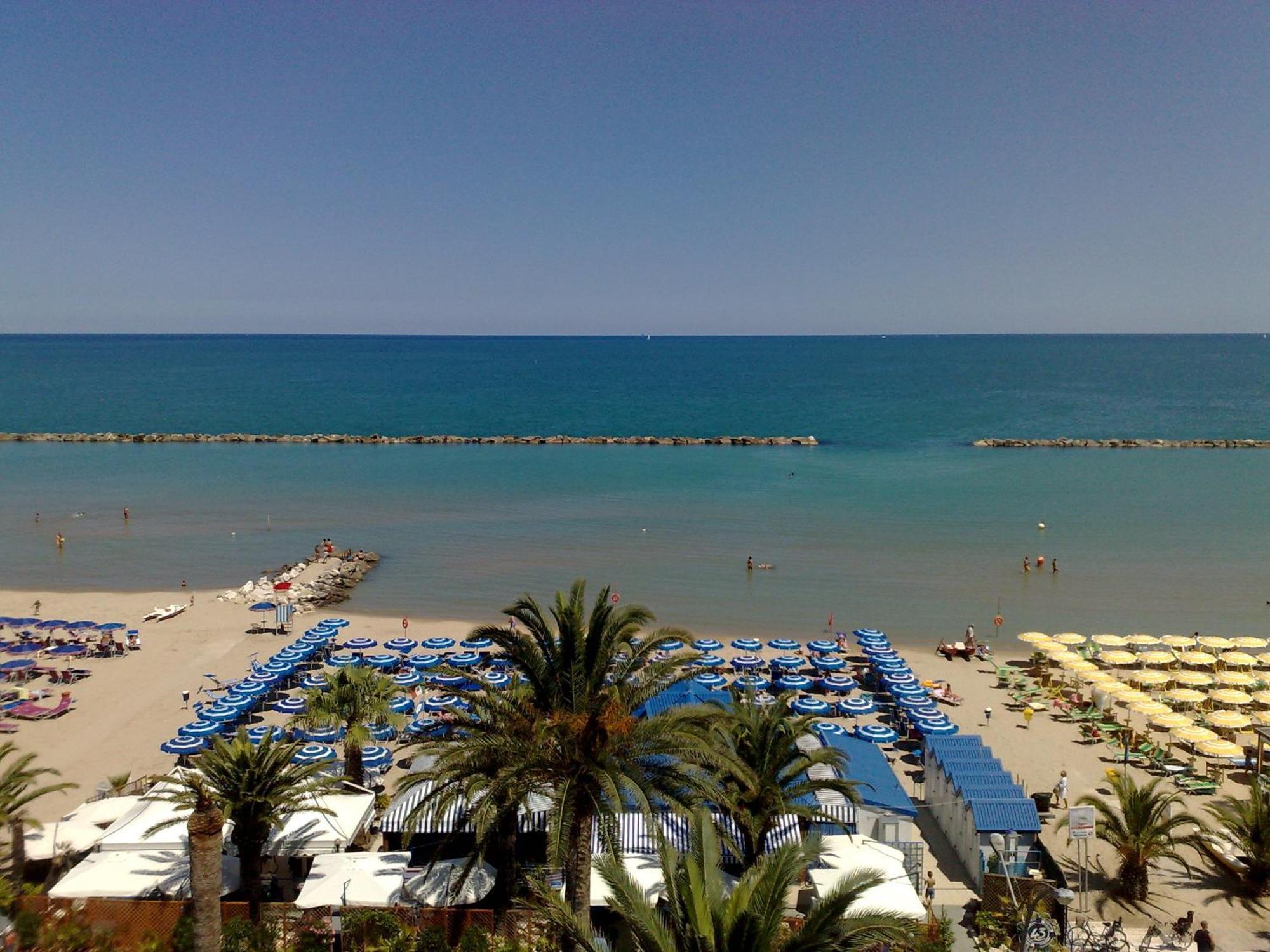 Residence Mareamare Grottammare Esterno foto